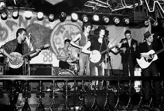 Swamptrash duró solo un par de años. Horse, y el resto de la banda, hablaban con un falso acento americano y cantaban covers de Johnny Cash.