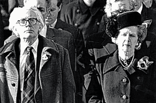Michael Foot, figura polémica en la historia del partido laborista, junto a Margaret Thatcher, en época de la Guerra de Malvinas.