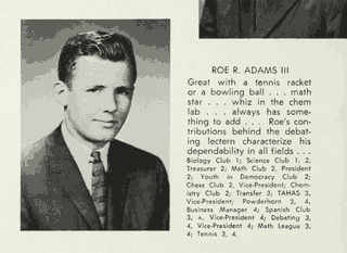 No hay fotos públicas del paso de Adams por Brown. Esta es de su anuario de 1963 en la secundaria Bedford, y muestra la enorme variedad de sus intereses, aún a los 18 años.